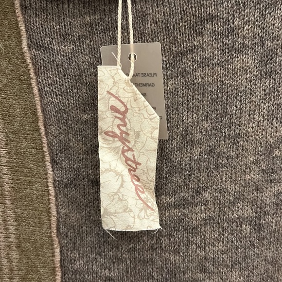 The Samuel Color Block Sweater in Stone - Picture 6 of 12